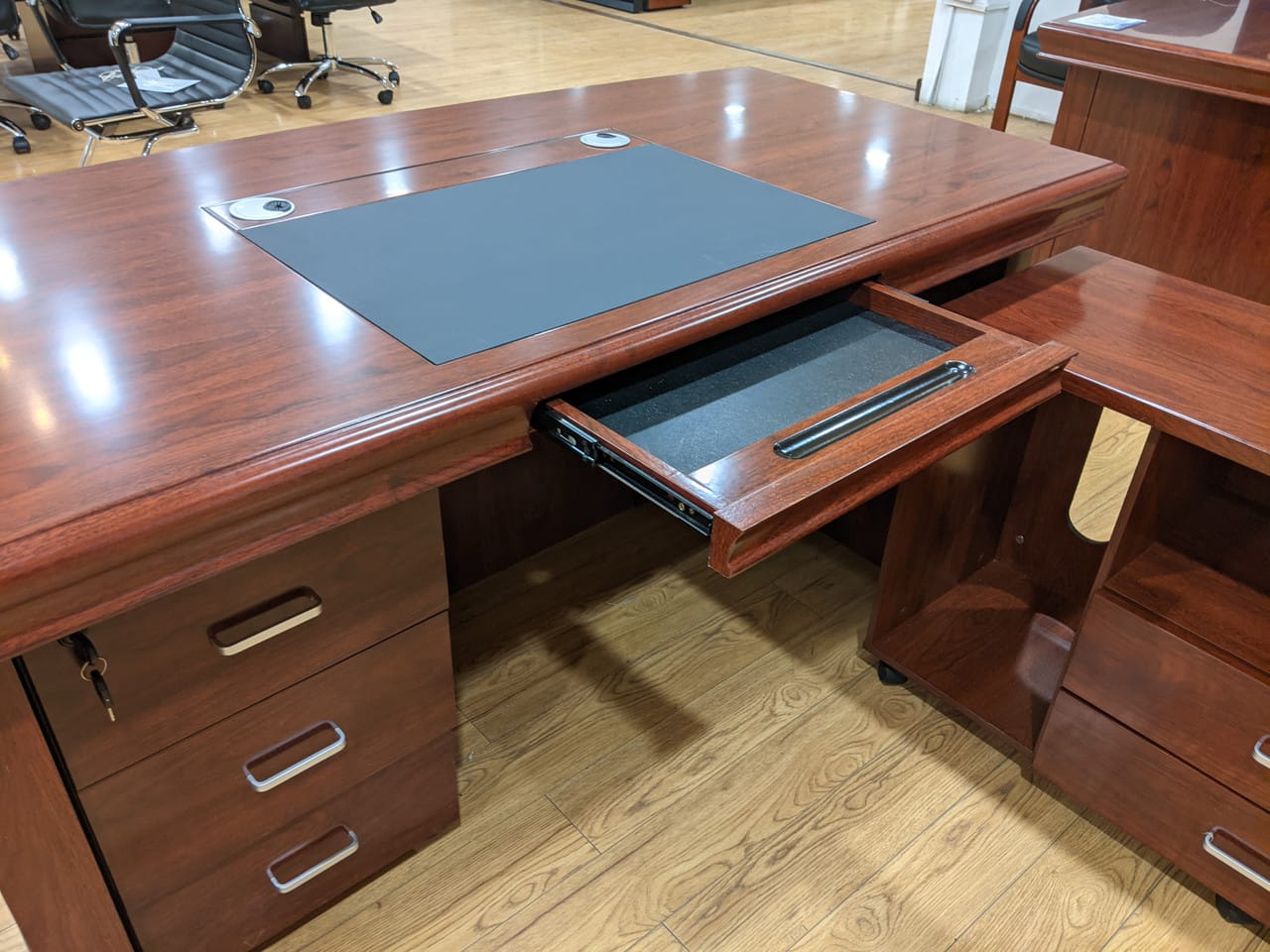 1.4m Executive Office Desk with Side Return & Storage – Traditional Mahogany Wood Tone Manager Desk
